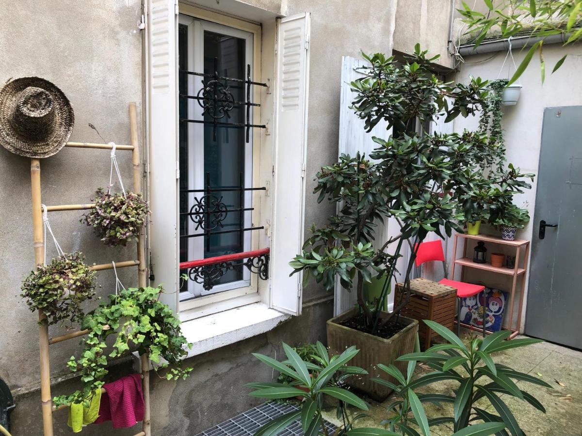 Studio "Maryline" Sejours Parisiens Abordables - Rez De Chaussee Sur Beau Patio Ombrage- Accessible Handcaps - Grand Canape-Lit Clic Clac 2 Places - Cuisine Equipee - Salle De Bains - 5 Minutes Du Metro Brochant Ligne 13,Bus 74 Et 31 Zewnętrze zdjęcie