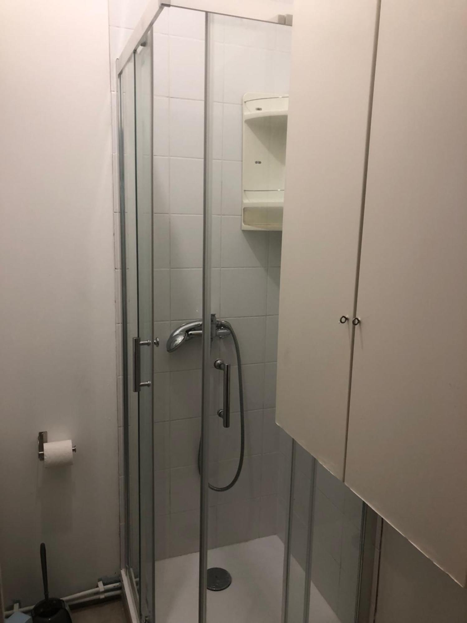 Studio "Maryline" Sejours Parisiens Abordables - Rez De Chaussee Sur Beau Patio Ombrage- Accessible Handcaps - Grand Canape-Lit Clic Clac 2 Places - Cuisine Equipee - Salle De Bains - 5 Minutes Du Metro Brochant Ligne 13,Bus 74 Et 31 Zewnętrze zdjęcie
